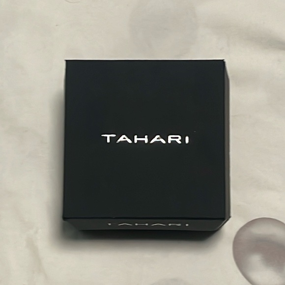 Tahari Watch - Picture 1 of 4